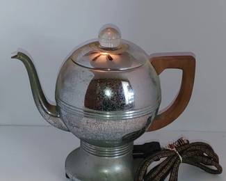 Chrome ART DECO Percolator Coffee Pot 1950 Vintage MANNING BOWMAN Wood Handle has some corrosion - but comes off with light still wool I just don't have time to clean the entire thing