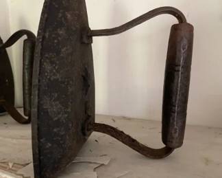 1880-10 Antique Sad Iron pair