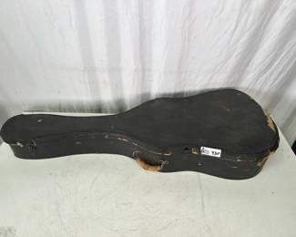 Lot 430: Gibson LG-2 Original Chipboard Alligator Case w/ Purple Interior