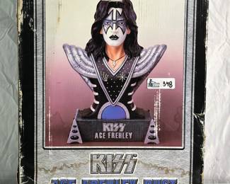 Lot 348: KISS Ace Frehley Bust Destroyer 1999 Spencers Exclusive In Box