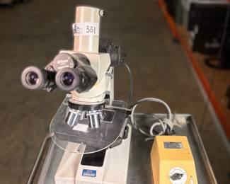 Lot 331: Nikon Optiphot Metallurgical Microscope System including BD Plan 40, 20, 10, and 5 Objectives