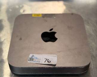 Lot 76: Apple Mac mini (2018) A1993 - 6-Core Intel Core i7 - 16GB RAM - 256GB SSD