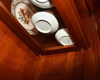 2085Dining Room Table Details