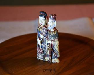 2184Snuff Bottle 5 Mr and Mrs