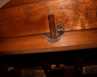 2070Dining Room Table Details