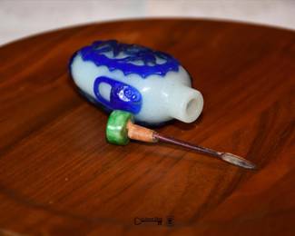 2126Snuff Bottle 1 White Blue Green