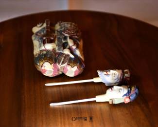2189Snuff Bottle 5 Mr and Mrs