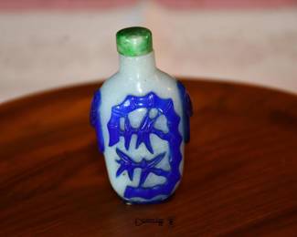 2121Snuff Bottle 1 White Blue Green