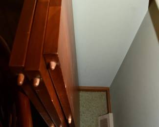 2074Dining Room Table Details