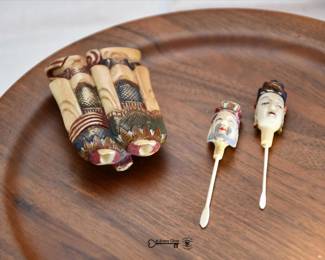 2191Snuff Bottle 5 Mr and Mrs