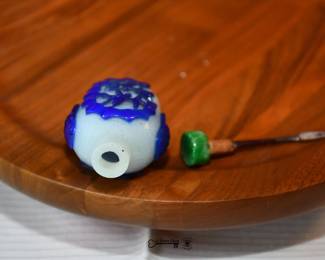 2127Snuff Bottle 1 White Blue Green