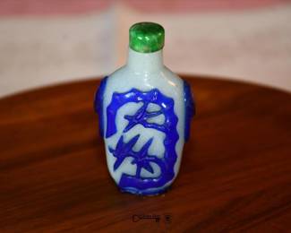2119Snuff Bottle 1 White Blue Green