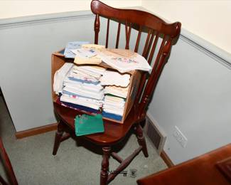 2081Dining Room Table Details