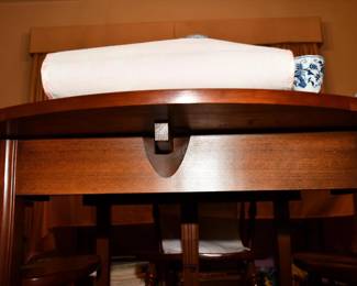 2068Dining Room Table Details