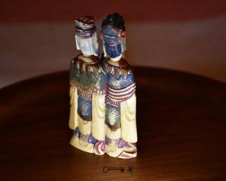 2188Snuff Bottle 5 Mr and Mrs