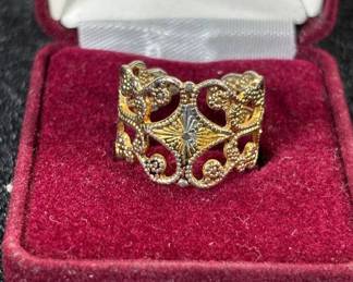 Lot #105 Vintage Gold Tone Filigree Openwork Scrollwork Wide Band Adjustable Ring