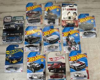 Lot #229 Hot Wheels Auto World Die-Cast Car Lot 13 Pcs Muscle Cars 2025 Peanuts