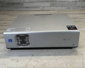 Lot #225 Sony VPL-CX61 XGA 3LCD Data Projector Made in Japan Silver