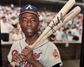 Lot #283 Hank Aaron Signed Autographed Photo Atlanta Braves #44 Framed Plaque MLB