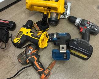 Lot #250 Mixed Cordless Power Tool Lot DeWalt Circular Saw Hercules Ridgid Porter Cable Drills