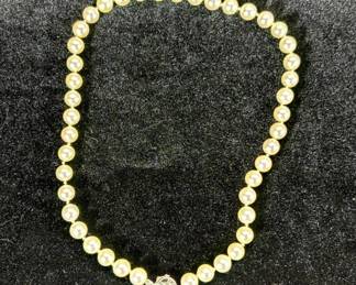 Lot #102 Vintage Faux Pearl Strand Necklace Cream White Beads Silver-Tone Box Clasp