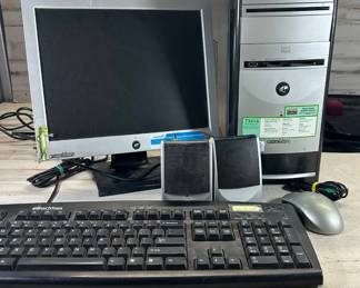 Lot #184 eMachines T3414 Desktop PC Intel Celeron D Windows XP Tower Monitor Keyboard Set