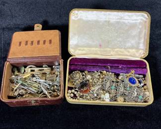 Lot #108 Vintage Costume Jewelry Lot Faux Pearl Filigree Brooch Tie Bar Cufflink Collection