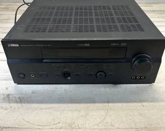Lot #211 Yamaha RX-V550 Natural Sound AV Receiver Cinema DSP Dolby DTS Home Theater