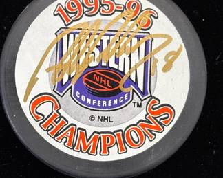 Lot #150 Autographed 1995-96 NHL Western Conference Champions Hockey Puck Colorado Avalanche Gold Sig