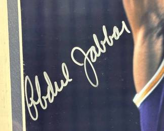 Lot #268 Kareem Abdul-Jabbar Autographed LA Lakers #33 Photo Framed NBA Signed Memorabilia