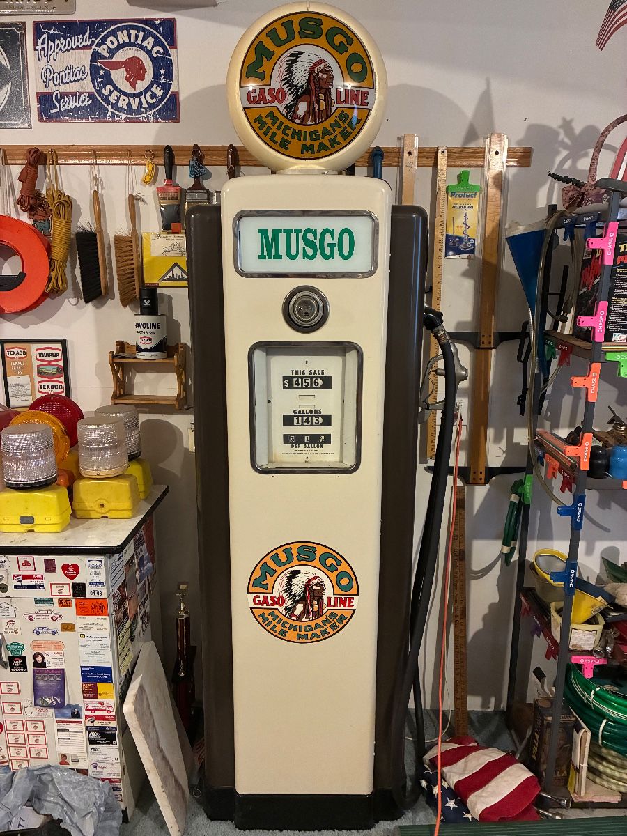 vintage Musco gas pump