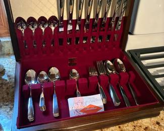 flatware set