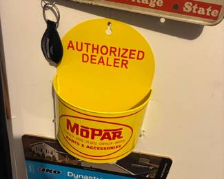 Mopar wall cup