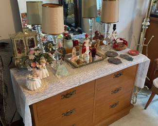 dresser/mirror