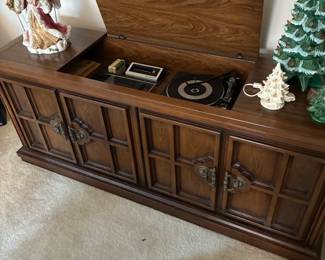 stereo console