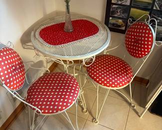 cafe table set