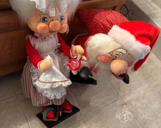 motion Santa and Mrs Claus