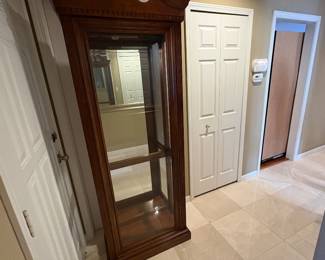 Glass shelves included