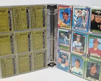 CT008 Topps Baseball Cards in Gray Binder