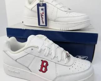 CT016 Boston Red Sox Clubhouse Reeboks