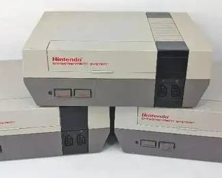 BB229 3 Nintendo Entertainment System Consoles