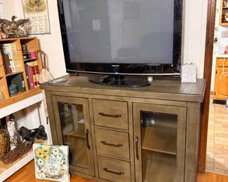 Samsung TV &  tv stand 
