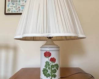 Vintage Ceramic Geranium Table Lamp