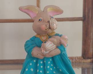 Vintage "Mama Bunny" Figurine