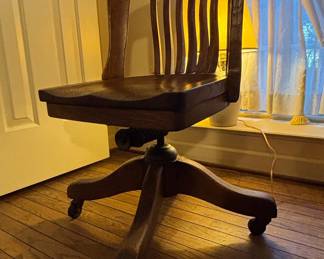 Antique Quarter-Sawn Oak Bankers Swivel Chair by Milwaukee Chair Co.