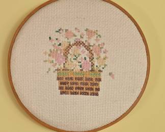 Vintage Floral Cross Stitch in Round Hoop