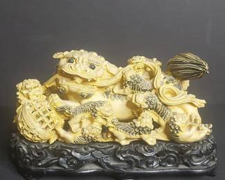 Chinese Carved Resin Foo Dog Grouping with Cubs