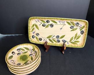 Tabletops Unlimited Olive Wreath Serving Set