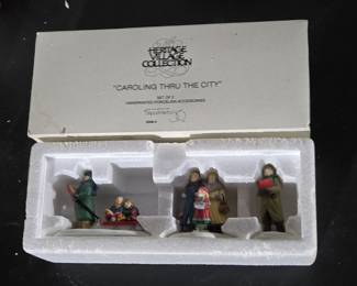 Department 56 Heritage Village Collection Caroling Thru The City