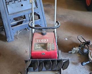 Toro S-200 Snow Thrower